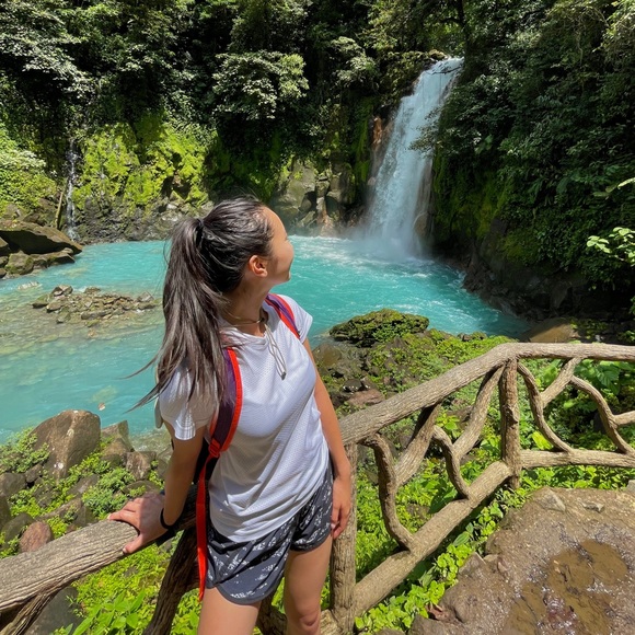 Meet your posher, Lany - Picture 1 of 1